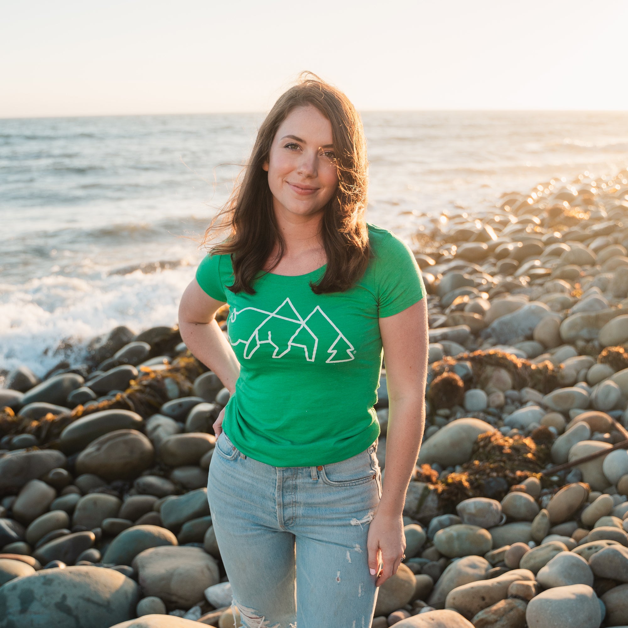 Women's Wild Tribute Logo Scoop Fitted T-Shirt