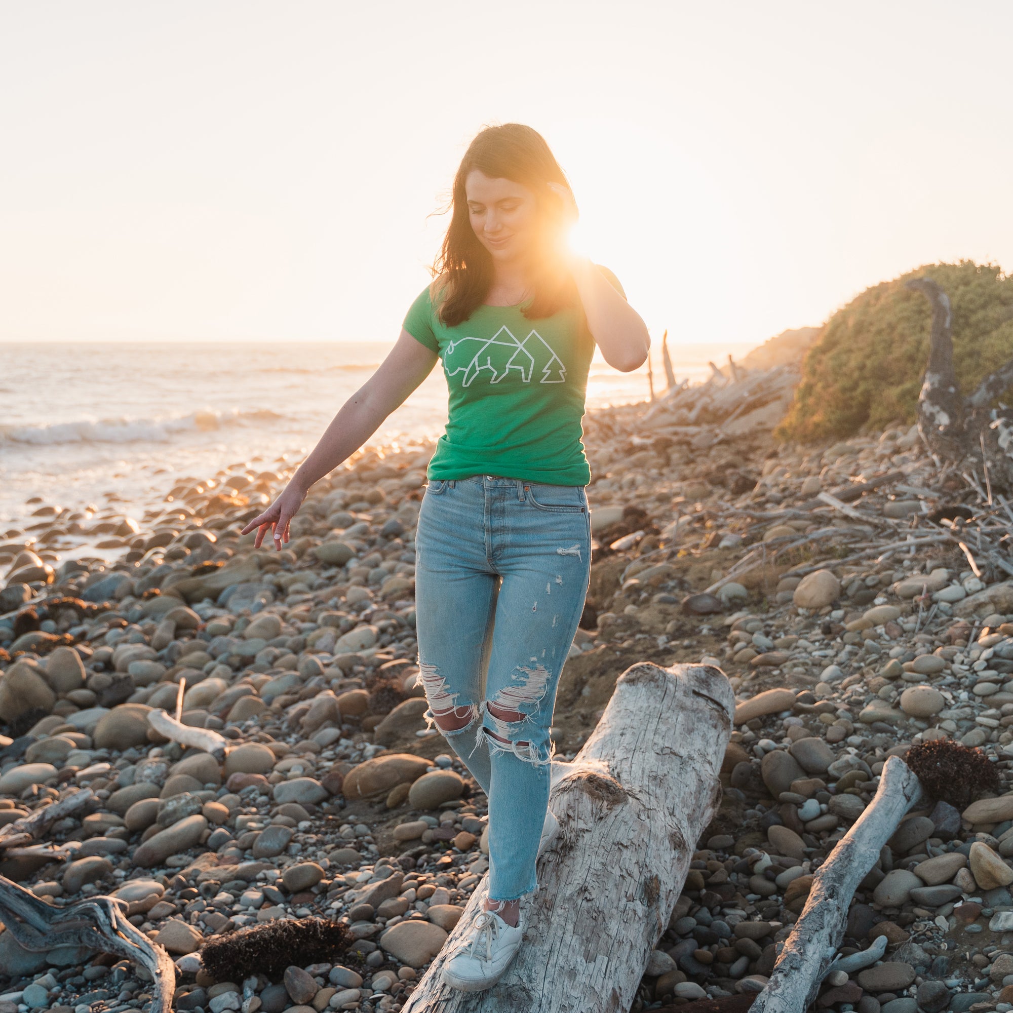 Women's Wild Tribute Logo Scoop Fitted T-Shirt